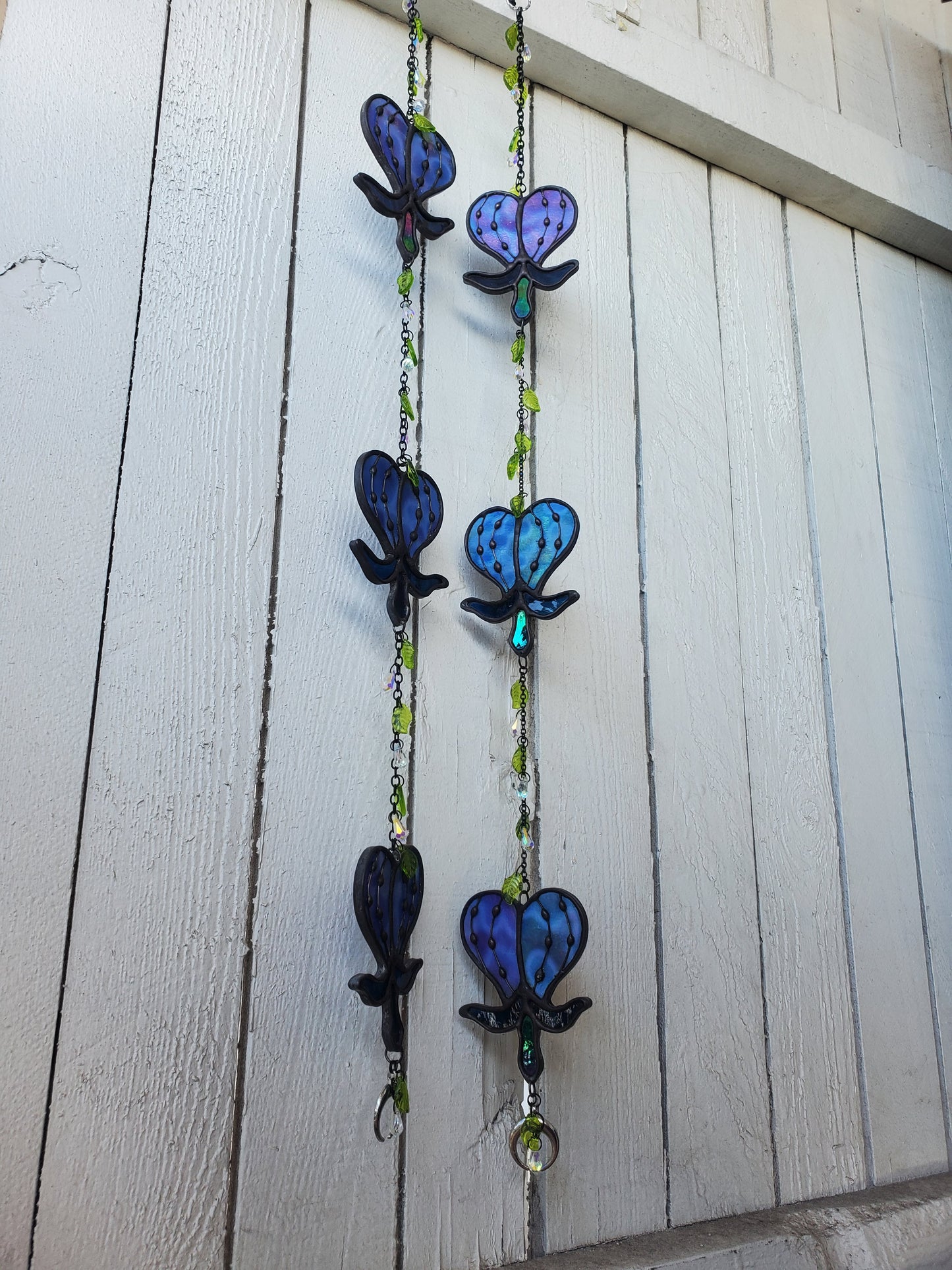 Bleeding heart flower vine mobile